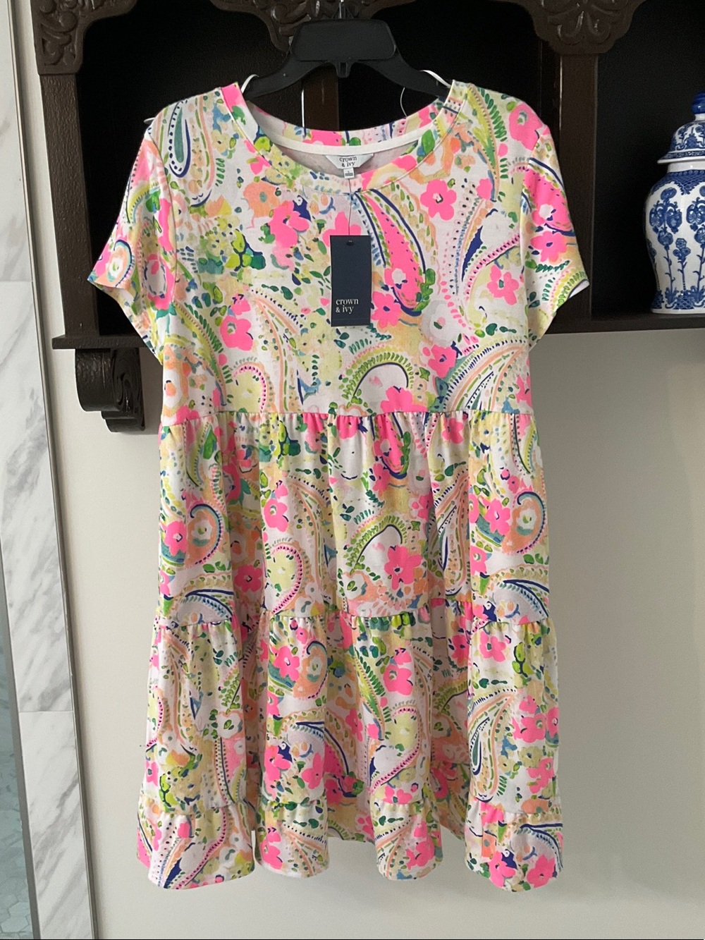 crown & ivy Pink Floral Paisley Tiered Casual Dress